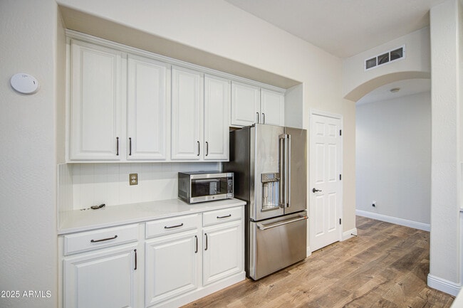 Building Photo - 4564 S Maverick Ct