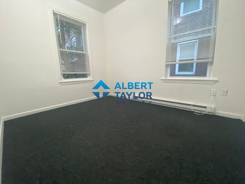 Building Photo - 10 Parker Hill Ave