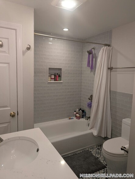 Building Photo - 45 Fort Ave