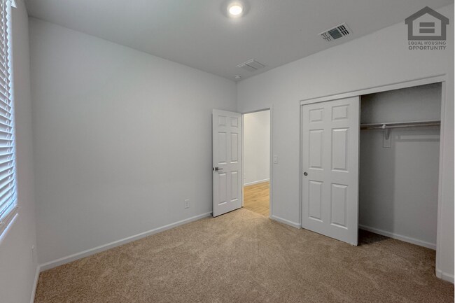 Building Photo - 18236 Avenida del Sol W