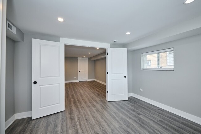 Building Photo - 8926 Natoma Ave