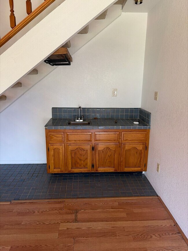 Building Photo - Exceptional 3 bedroom plus Loft or 4th bedroom