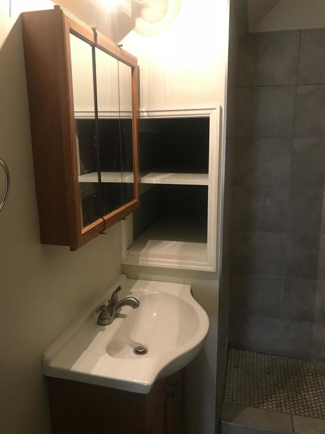 Building Photo - 516 Colorado Ave