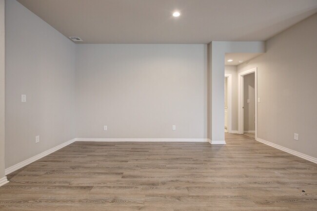 Building Photo - 14800 Lost Fls Wy