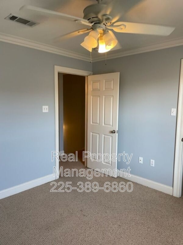 Building Photo - 13080 Burgess Ave
