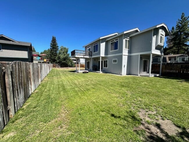 Building Photo - 764 Tuolumne Dr