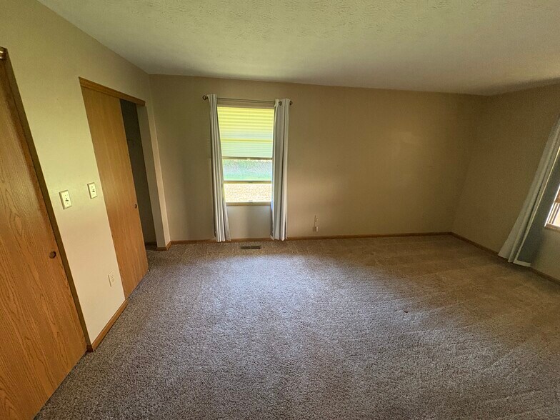 Building Photo - 7333 McSmith Ln