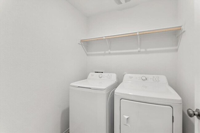 Building Photo - 316 Keefer