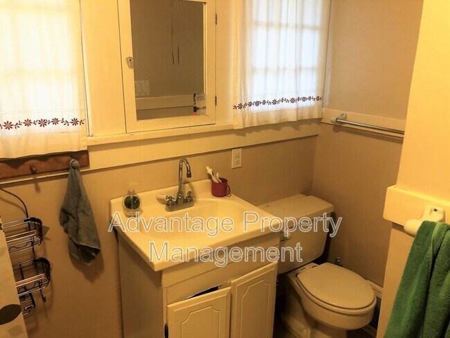 Building Photo - 436 NW 8th St