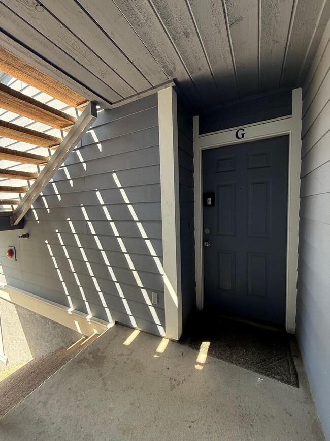 Building Photo - 2 bed 2 FULL bath Condo overlooking the pool!