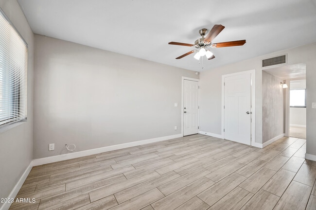 Building Photo - 1145 E Henry St