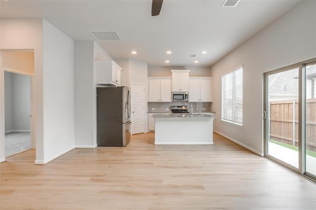 Building Photo - 6138 Lavanda Ave