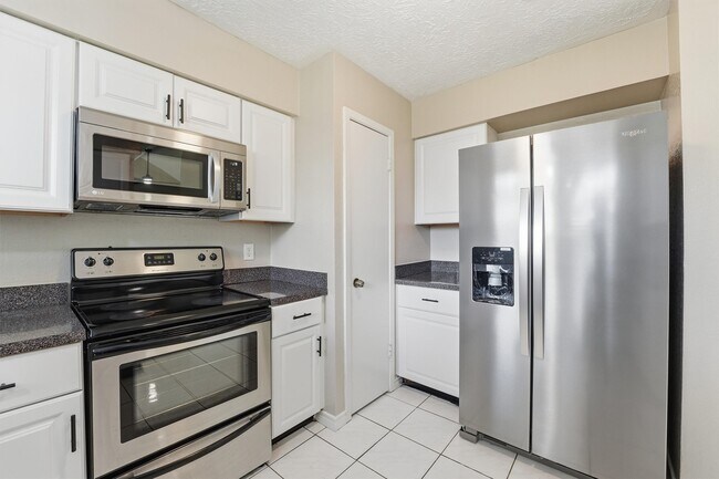 Building Photo - 7115 Tara Blue Ridge Dr