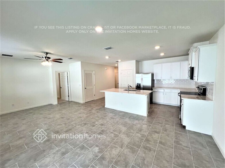 Building Photo - 533 Seaspray Dr