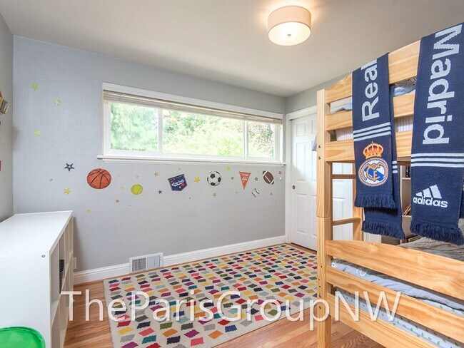 Building Photo - Renovated Magnolia Home – Open Floor Plan ...