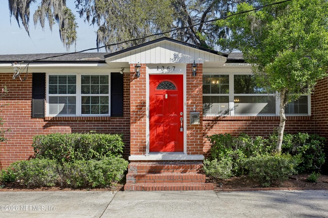 Building Photo - 1367 Riverbirch Ln