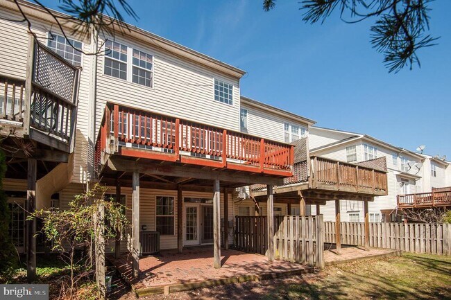 Building Photo - 18818 Silverwood Terrace