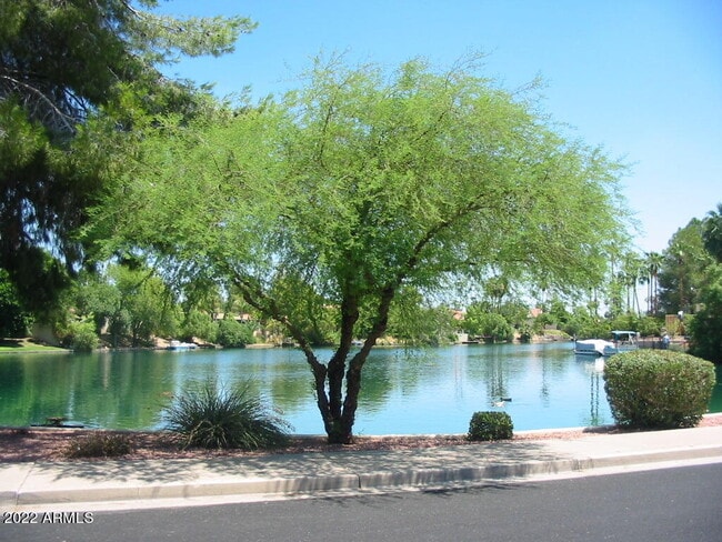 Building Photo - 2312 W Lindner Ave