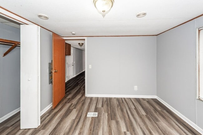 Building Photo - 2 Bedroom, 1 Bathroom Home in Charleston Farms - North Charleston
