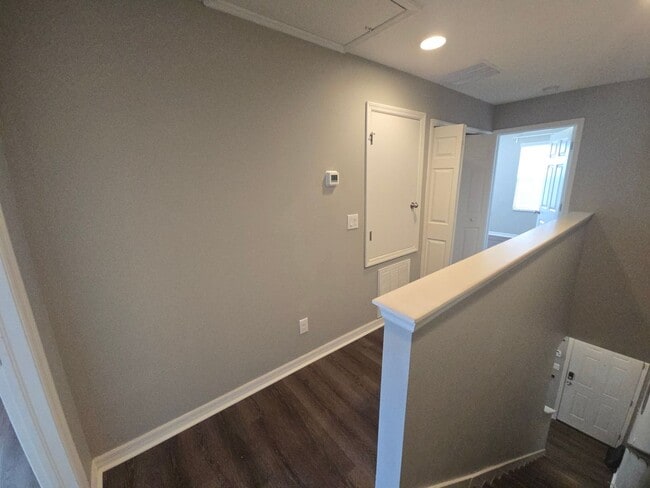 Building Photo - Beautiful 2/2.5 ***All included*** Interne...