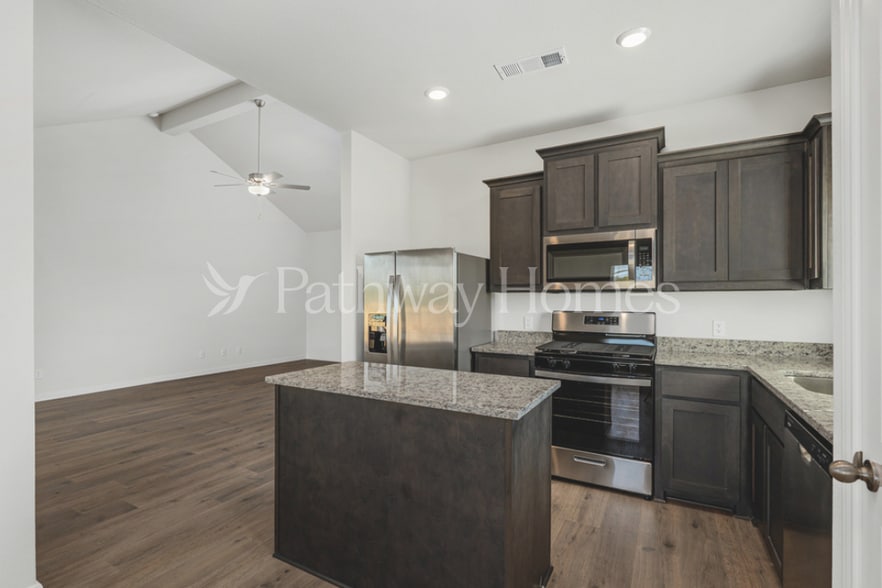 Building Photo - 11104 Santana Dr