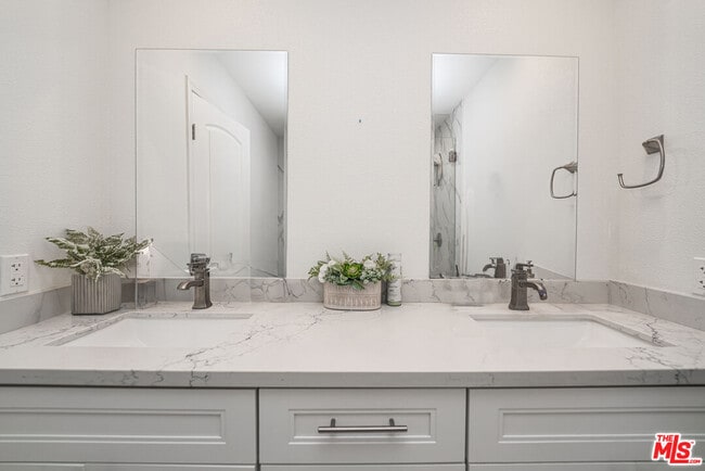 Building Photo - 29846 Grandifloras Rd