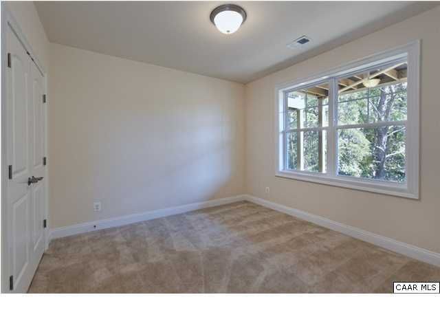 Building Photo - Templehof