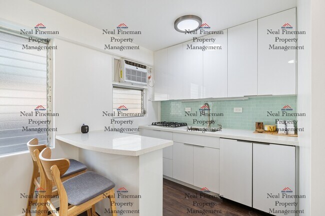 Building Photo - Furnished Studio, 1 Bath. Street parking. 1 year Lease. Electric water and sewer are included in ...