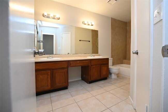 Building Photo - 6702 Garden Canyon Dr