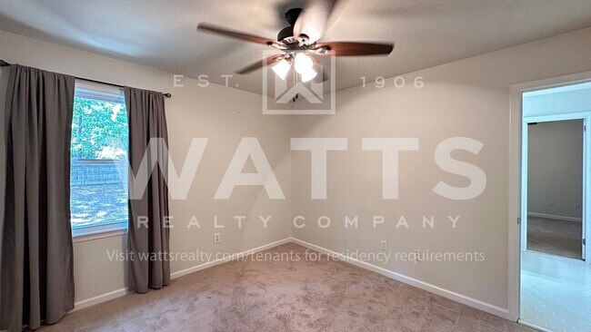 Building Photo - 4 Bedroom, 4.5 Bath Home in Heart of Hoover