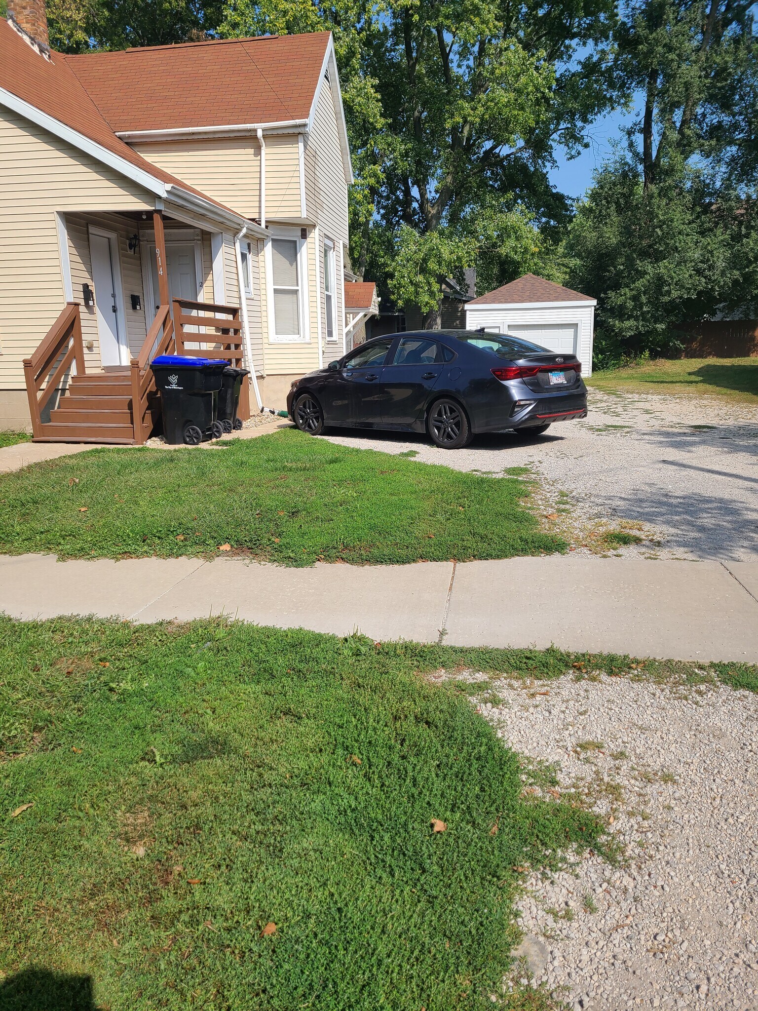 Building Photo - 914 S Center St