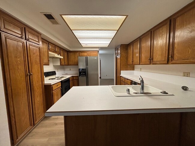 Building Photo - Spacious Updated Bonita Condo