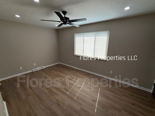 Building Photo - 1413 Cranwood Dr
