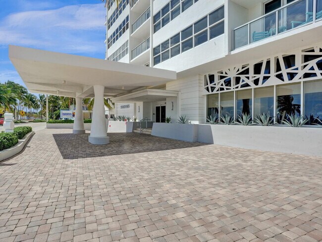 Building Photo - 209 N Fort Lauderdale Beach Blvd