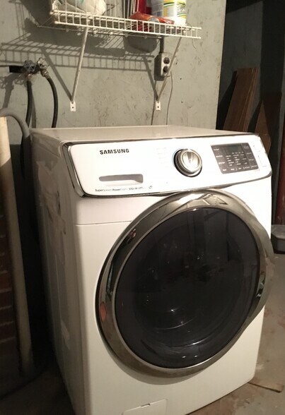 Updated Washer/Drying Included - 3906 7th St