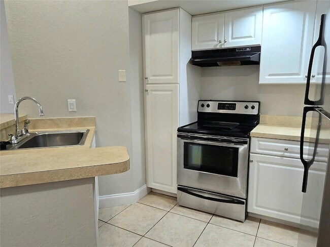 Building Photo - 4630 Commander Dr