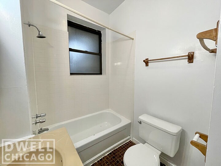 Building Photo - 2315 N Kedzie Blvd