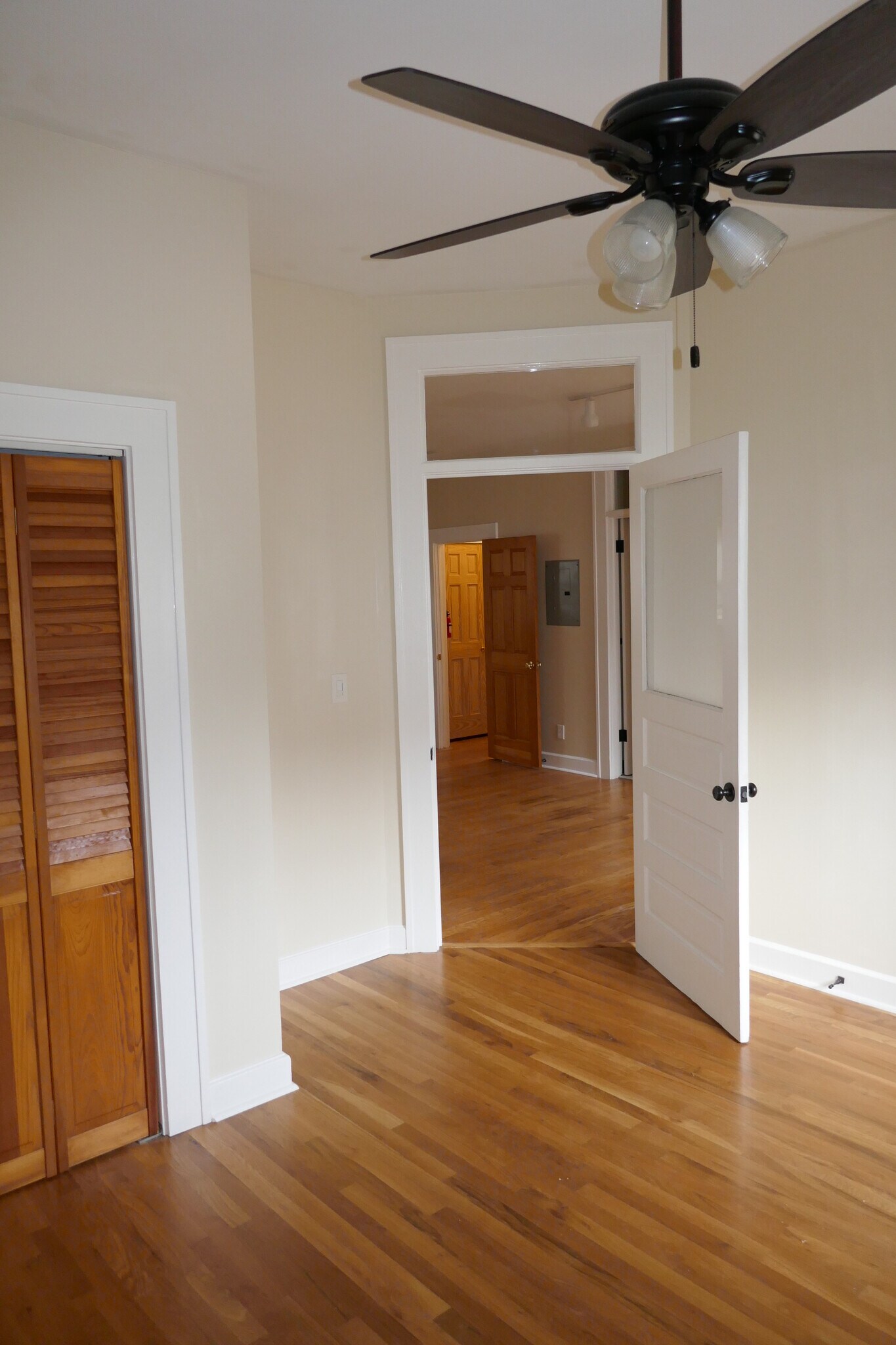 Building Photo - 145 S Columbia Dr