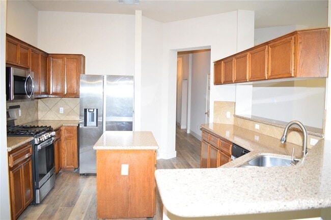 Building Photo - 3810 Newland Dr