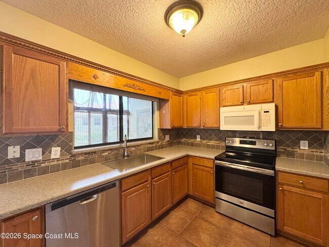 Building Photo - 1211 Marquise Ct