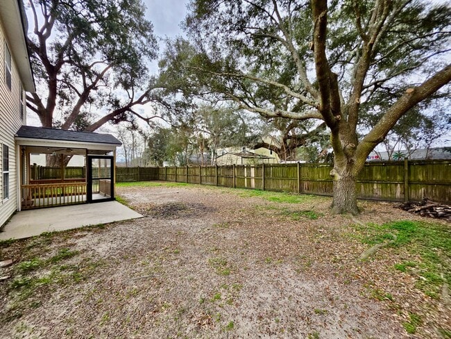 Building Photo - Charming 3 bedroom with fenced in yard - Tall Pines - Ladson