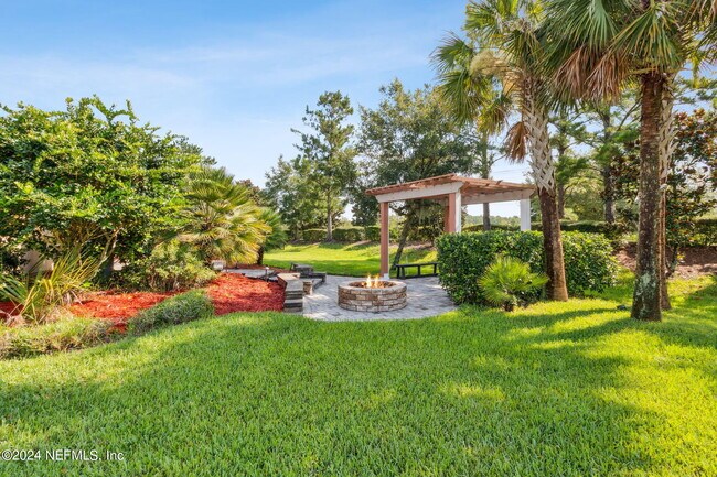 Building Photo - 4619 Pine Lake Dr
