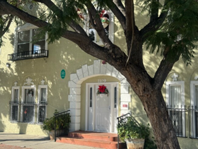 Interior Photo - 1109 Laguna