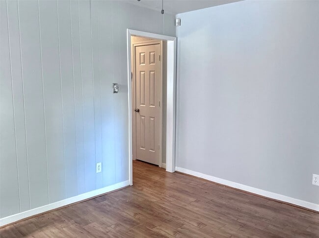 Building Photo - 7810 Kellwood Dr