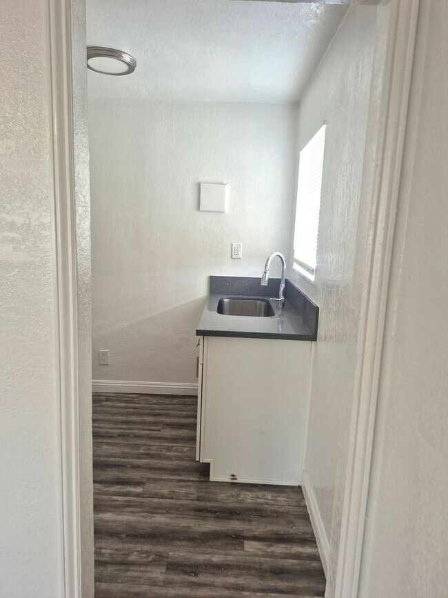 Building Photo - 819 S Palos Verdes St