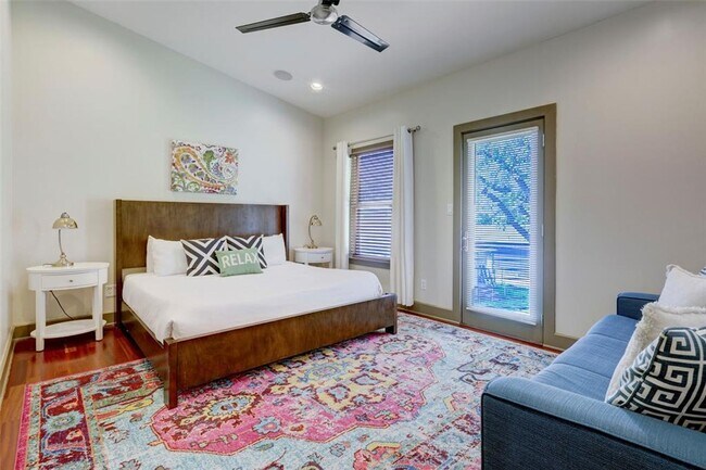 Building Photo - 602 W N Loop Blvd