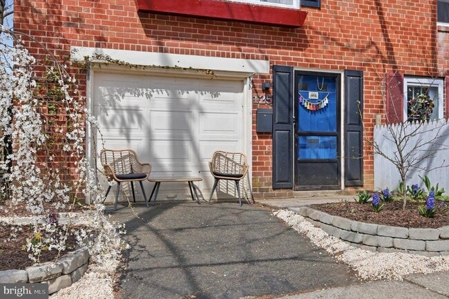 Building Photo - 125 E Moreland Ave