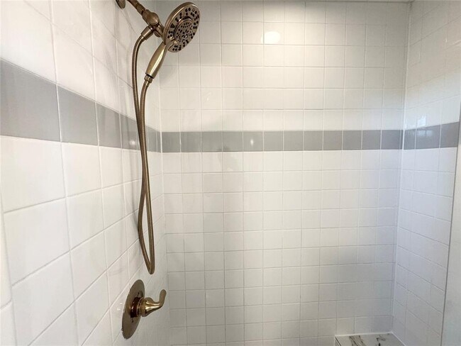 Building Photo - 8225 NW 83rd Pl