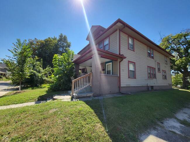 Building Photo - 856 N Tacoma Ave