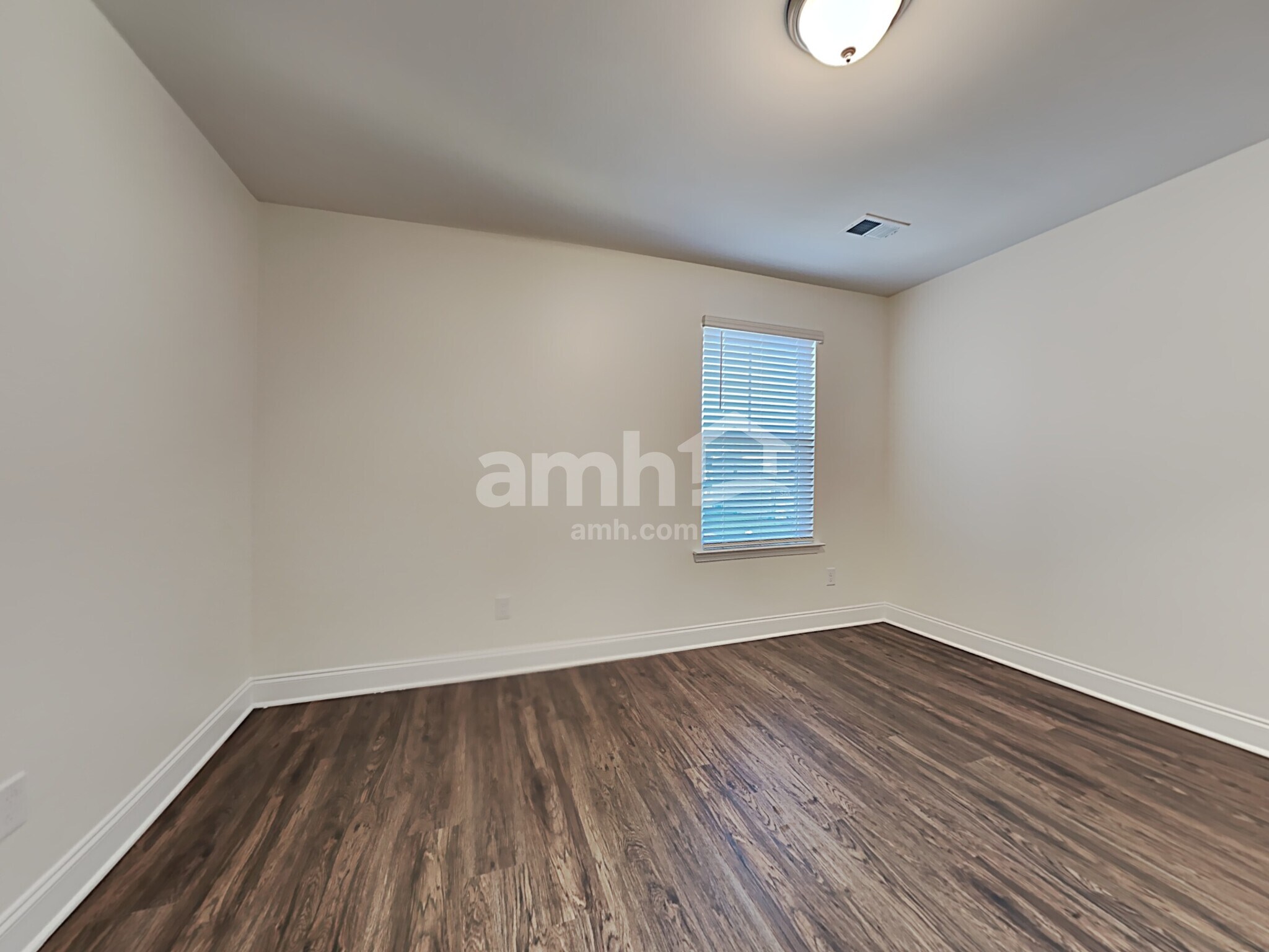 Building Photo - 323 Azore Way